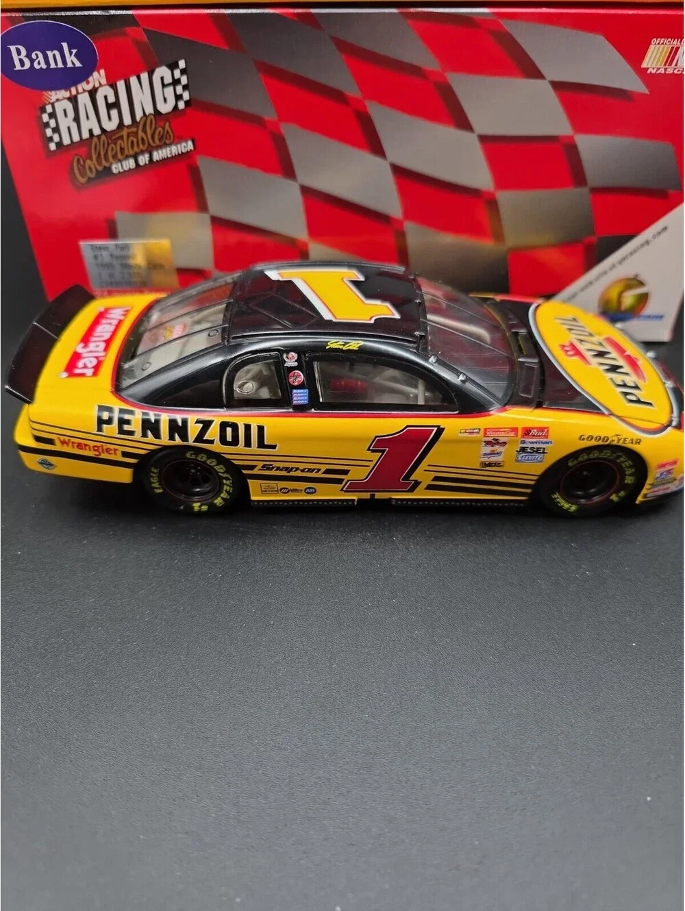 Steve Park #1 Pennzoil 1999 Monte Carlo 1:24 Scale Car Action Bank